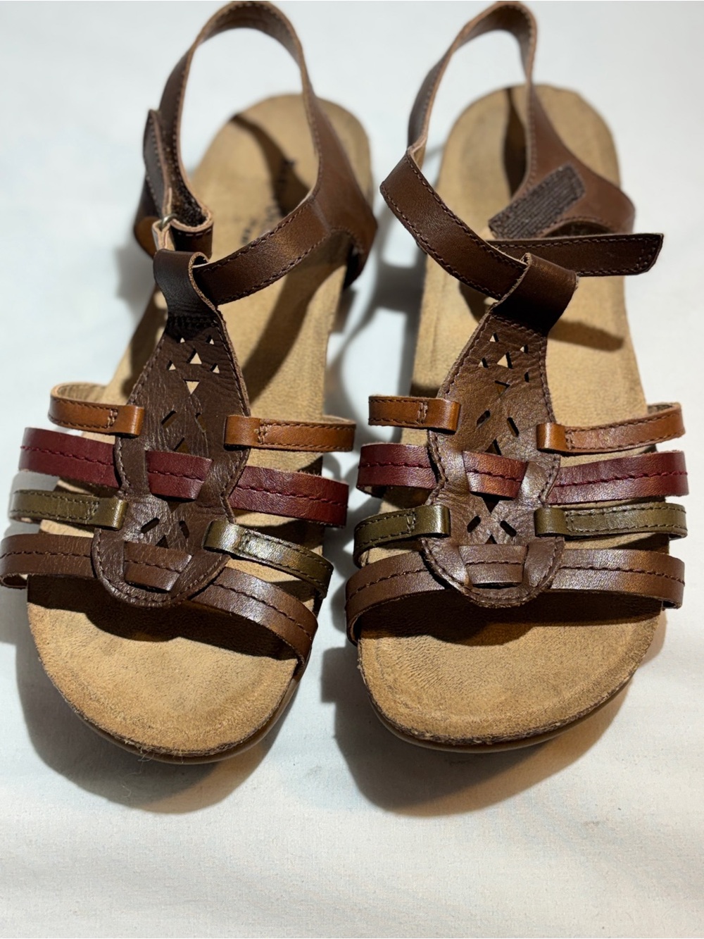Earth Origins Women's Brown Strappy Comfort Sandals, Multicolor Accent Sz 8.5